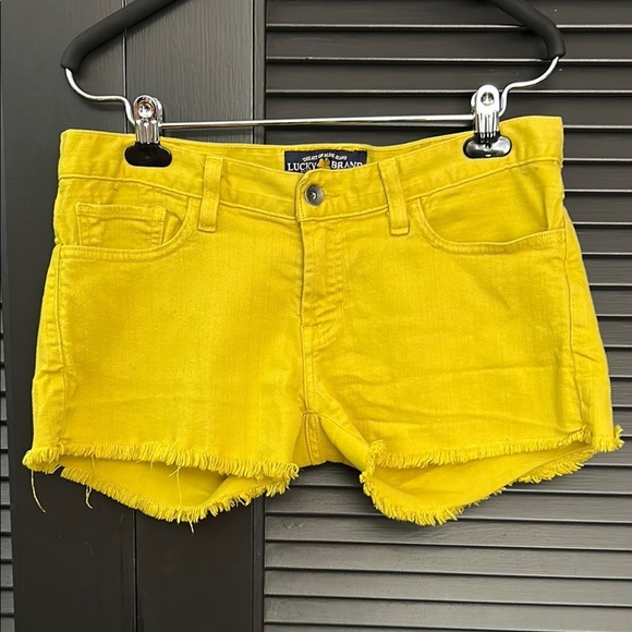 Lucky Brand Riley Shorts, Low Rise Chartreuse Goldy Yellow Denim Shorts, Size 26 - Picture 1 of 11